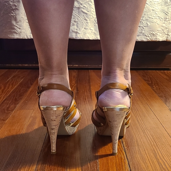 Michael Micheal Kors open toe heels w/ cork soles - Picture 8 of 8